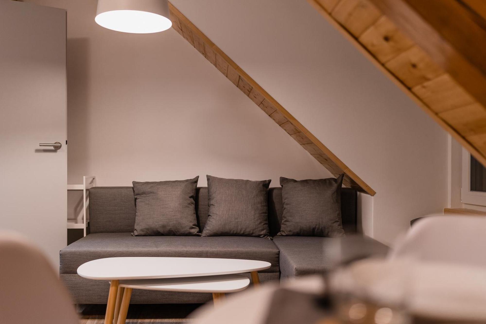 Romanticky Loft Parking U Hlavniho Nadrazi Оломоуц Экстерьер фото