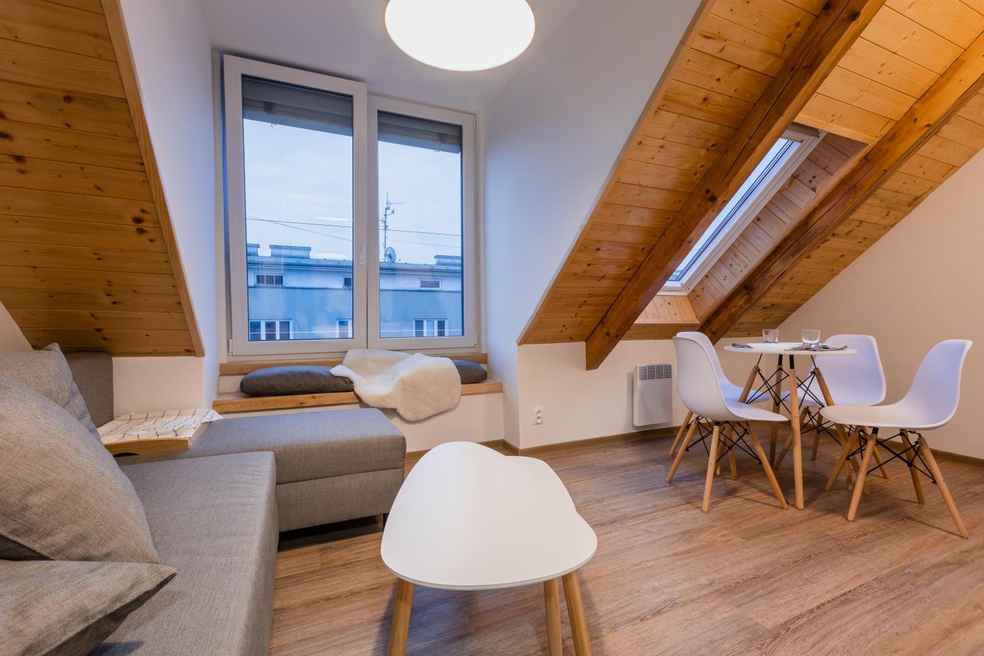 Romanticky Loft Parking U Hlavniho Nadrazi Оломоуц Экстерьер фото