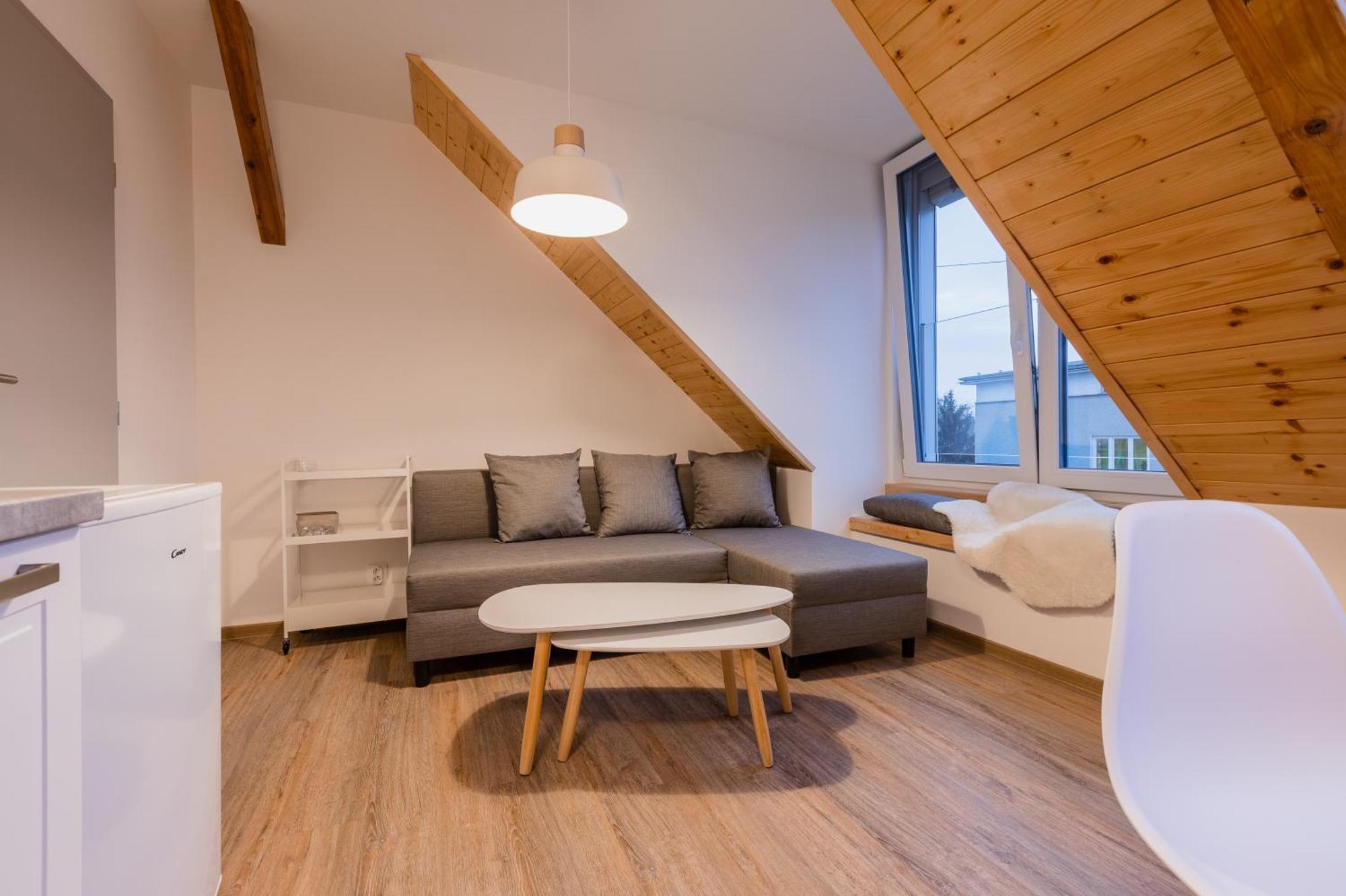 Romanticky Loft Parking U Hlavniho Nadrazi Оломоуц Экстерьер фото